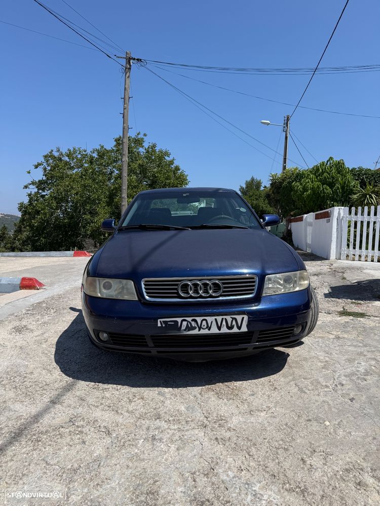 Audi A4 1.9 TDI Confort - 1