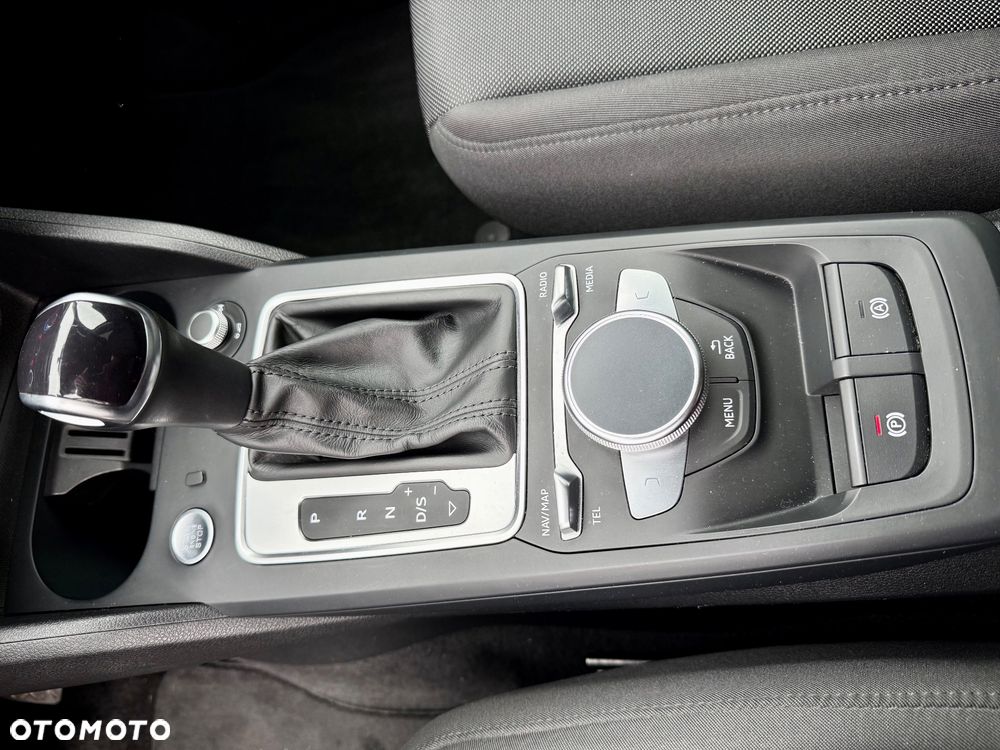 Audi Q2 35 TFSI S tronic design - 22