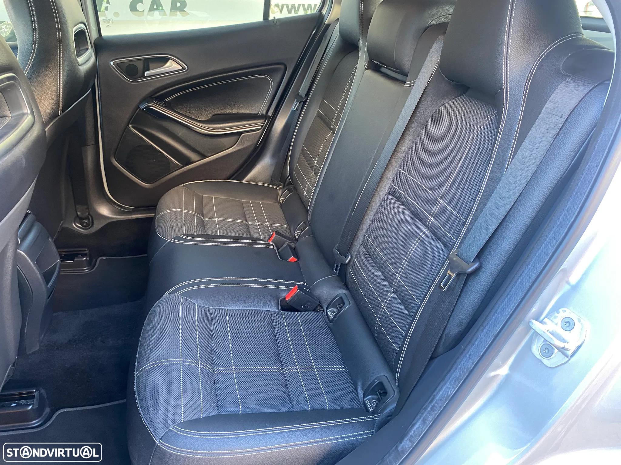 Mercedes-Benz GLA 180 (CDI) d 7G-DCT Urban - 39