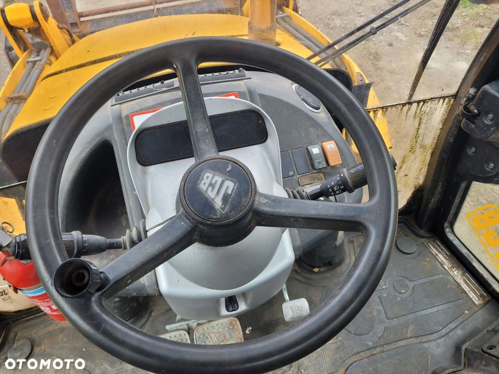 JCB 3CX - 8