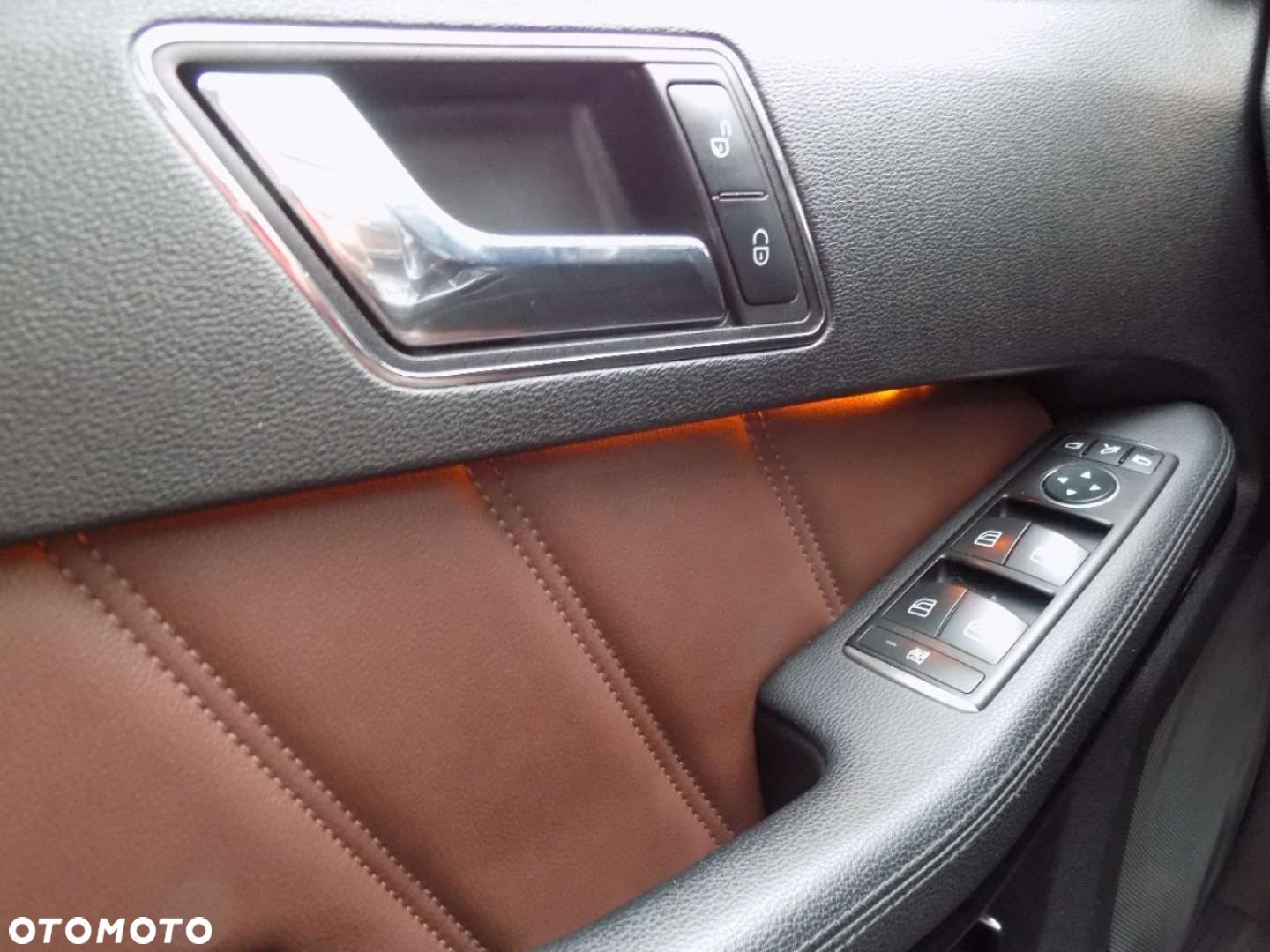 Mercedes-Benz Klasa E - 20