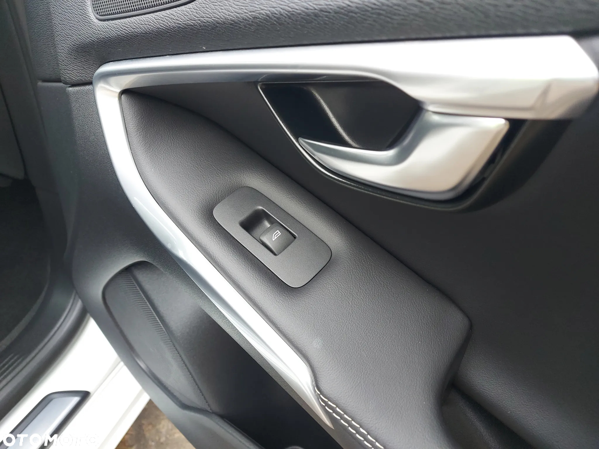 Volvo V40 D2 Geartronic RDesign - 21