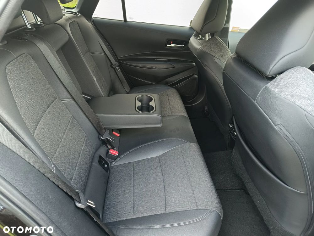 Toyota Corolla 1.8 Hybrid Comfort - 27
