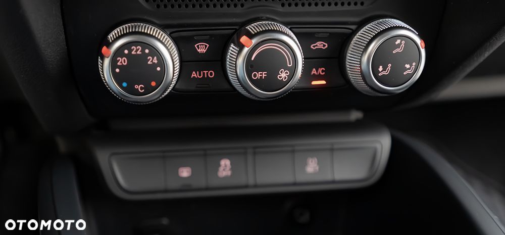 Audi A1 3-drzwiowe 1.2 TFSI S line Sportpaket - 27