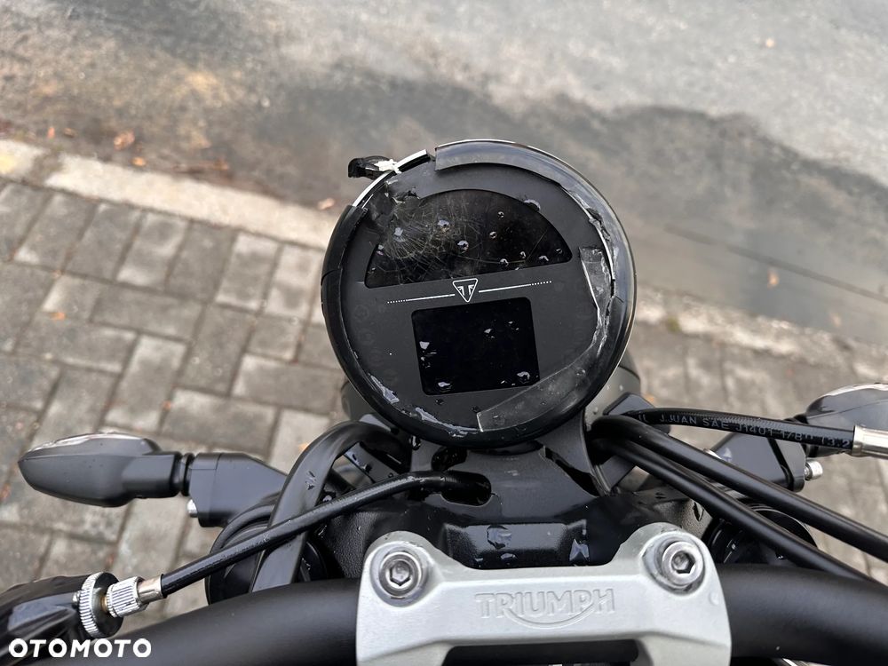 Triumph Trident - 12