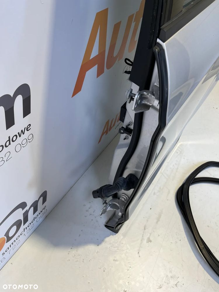 GALAXY MK4 DRZWI LEWE TYLNE TYŁ kolor Moondus Silver 2020R - 4