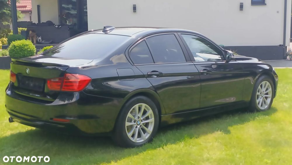 BMW Seria 3 316d Luxury Line - 12