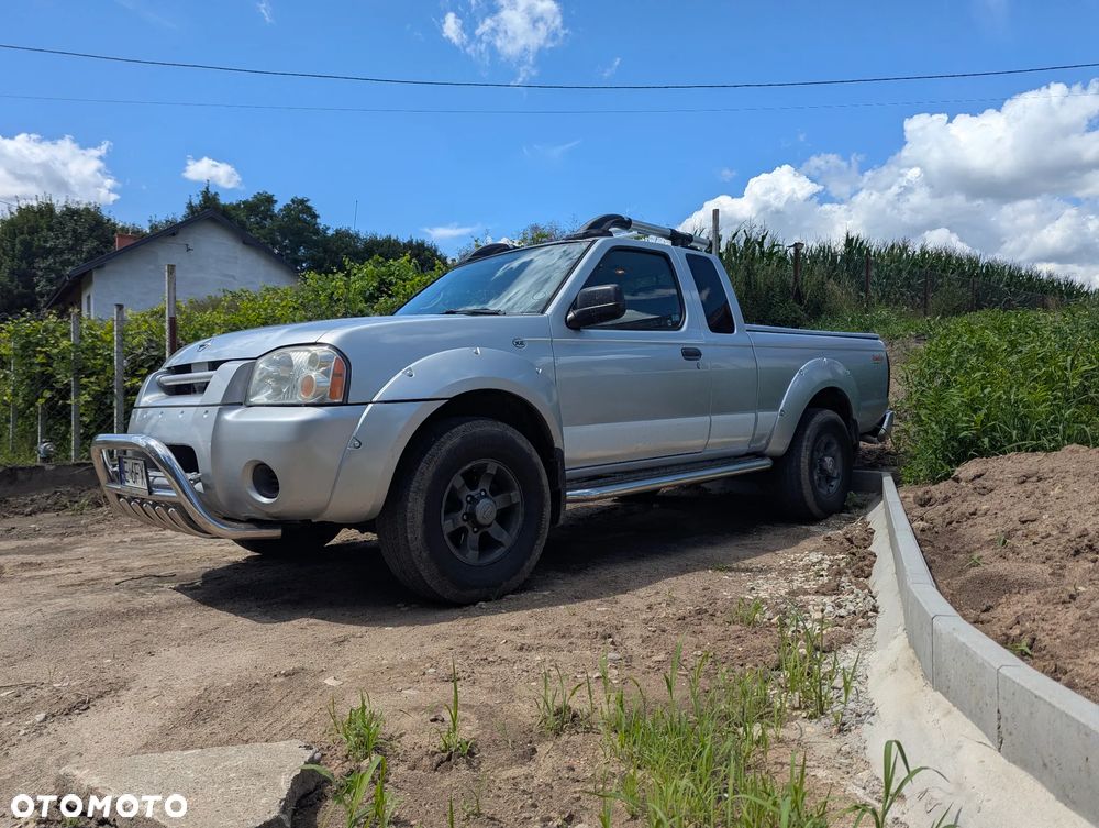 Nissan Frontier - 2