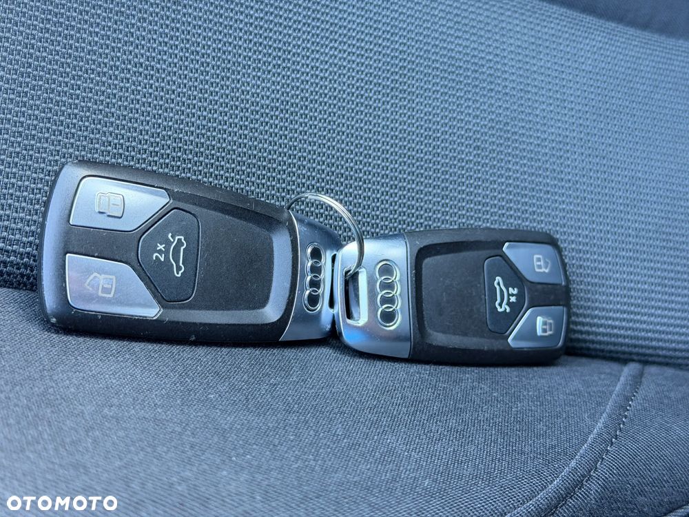 Audi A4 Avant 30 TDI S tronic advanced - 31