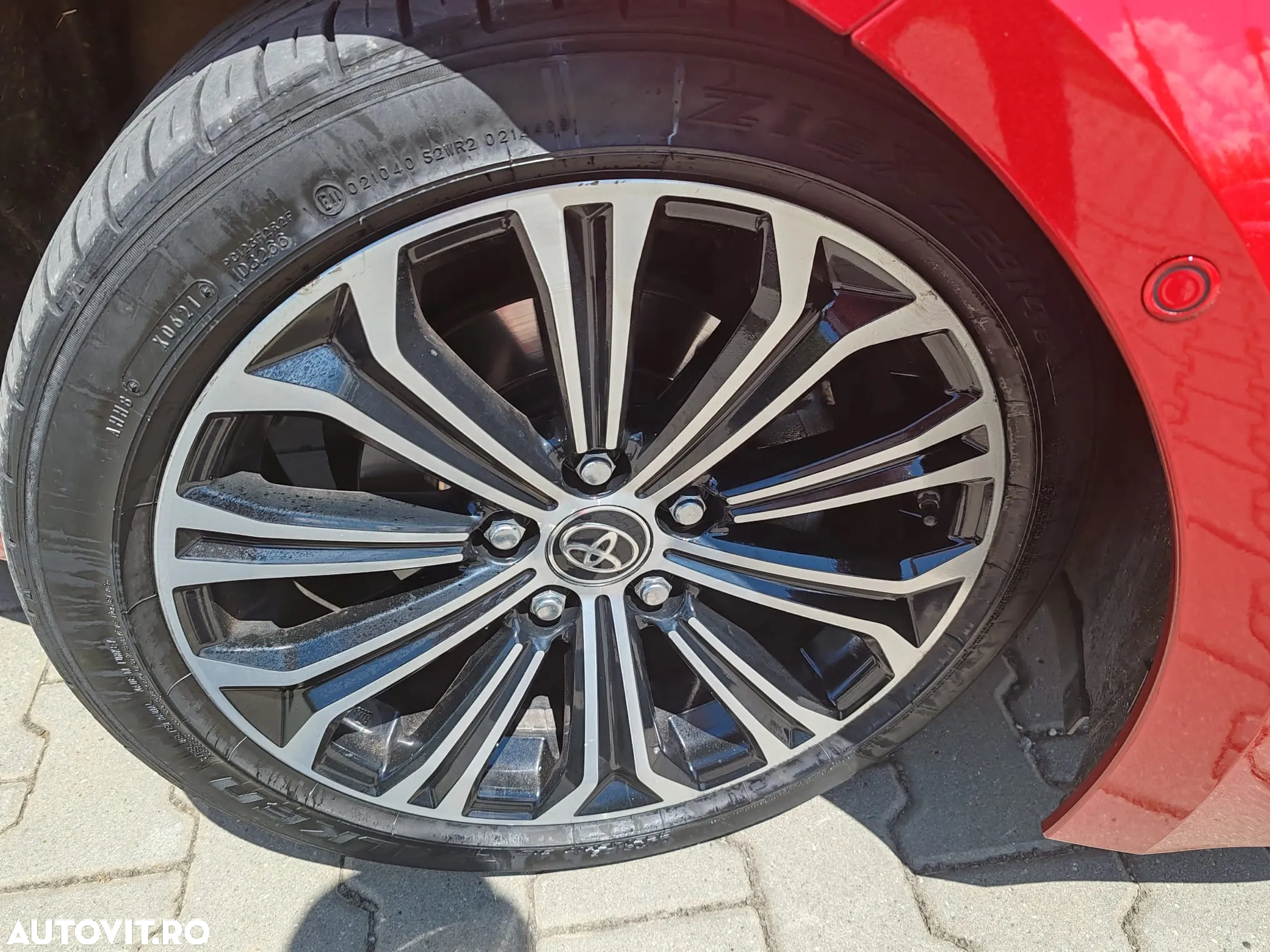 Toyota Corolla 1.8 HSD Exclusive GR Sport - 16