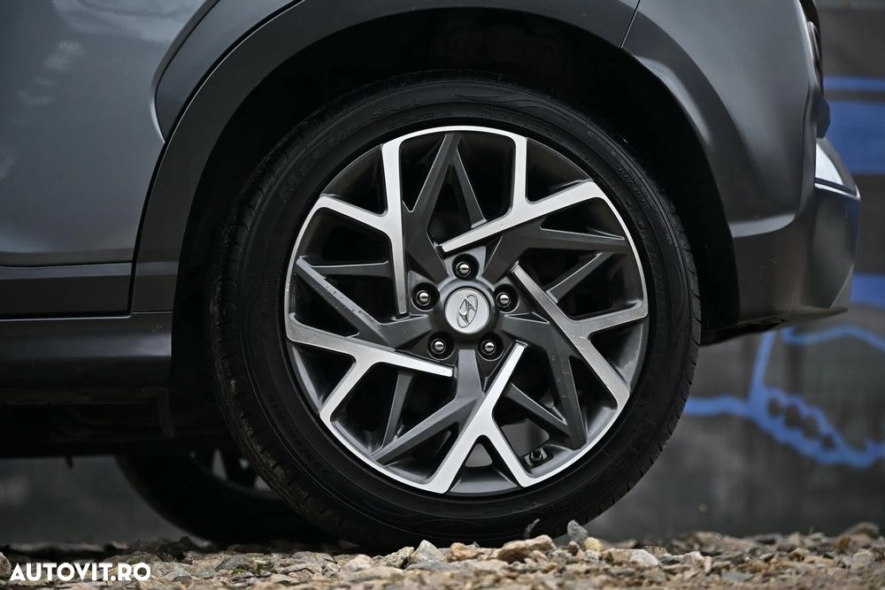 Hyundai KONA - 11