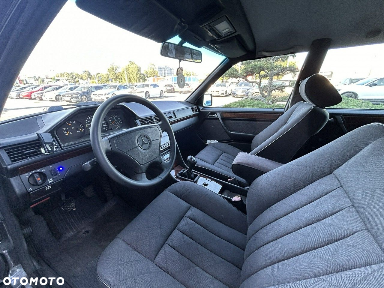 Mercedes-Benz Klasa E 250 T D Elegance - 8