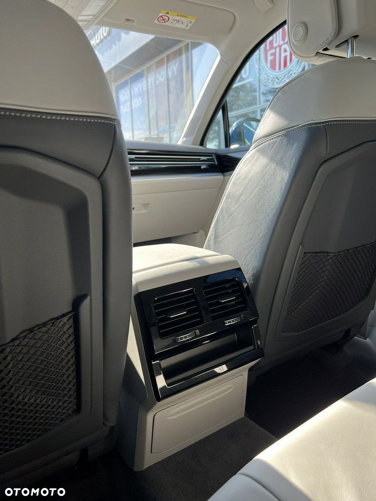 Volkswagen Touareg - 34