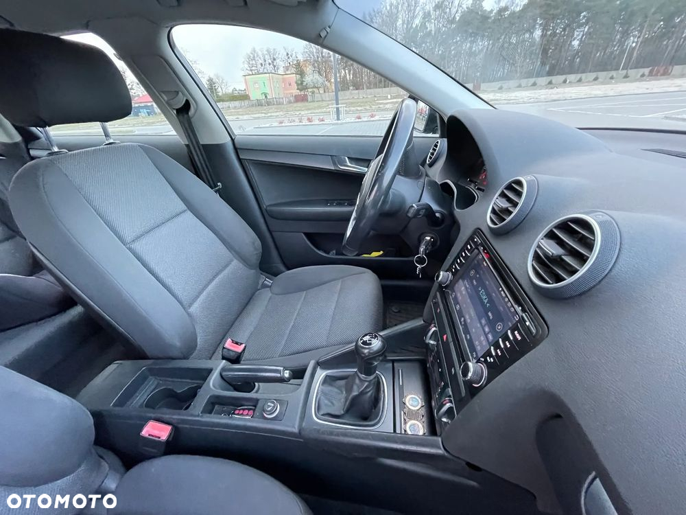 Audi A3 1.6 Attraction - 8
