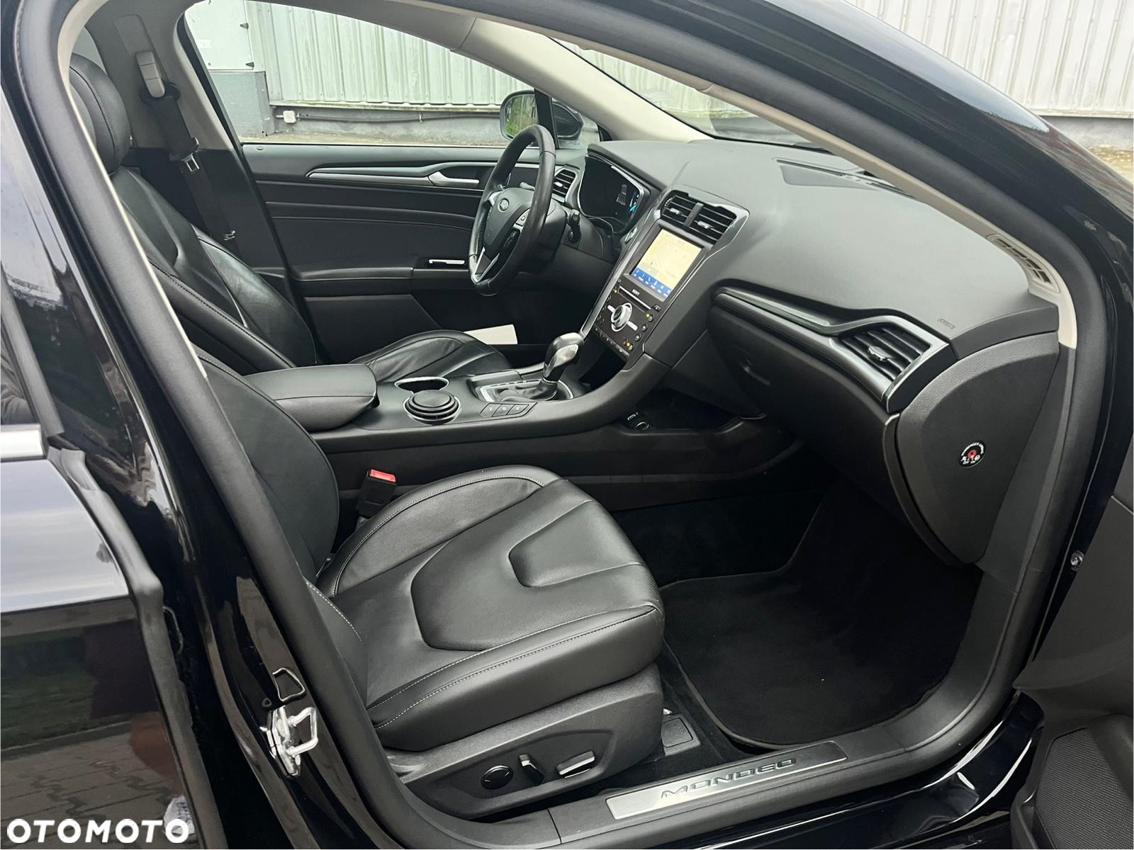 Ford Mondeo 2.0 Hybrid Titanium - 17