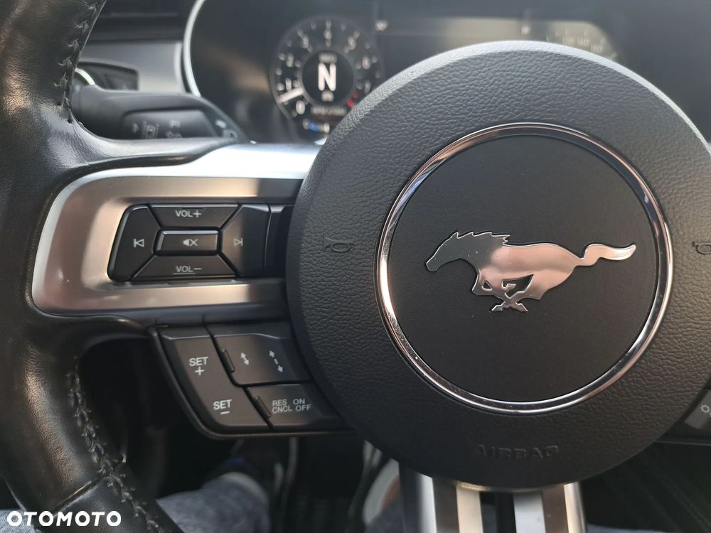 Ford Mustang 5.0 V8 GT - 17