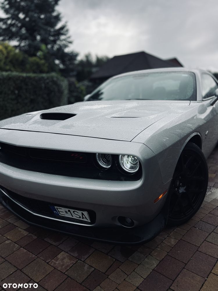Dodge Challenger - 17