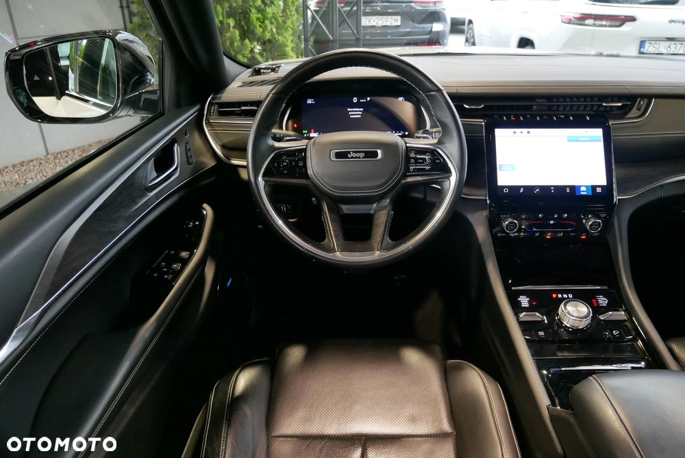 Jeep Grand Cherokee - 16