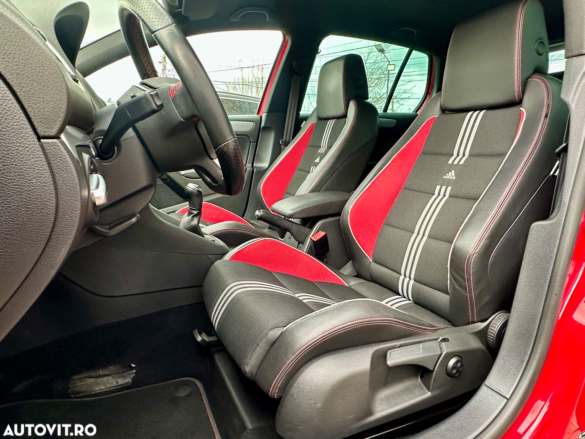 Volkswagen Golf 2.0 GTI adidas - 5