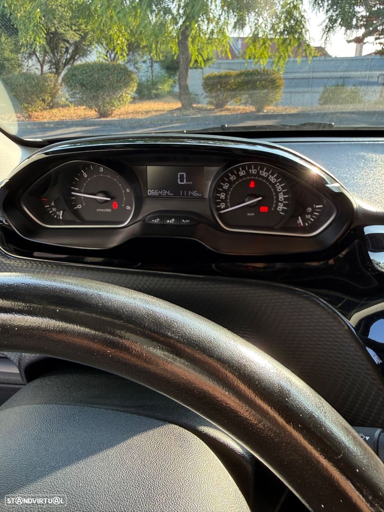 Peugeot 2008 1.6 BlueHDi Style - 9