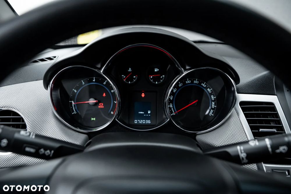 Chevrolet Cruze 1.8 LTZ - 29