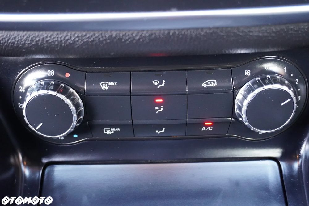 Mercedes-Benz CLA 200 Peak Edition - 25