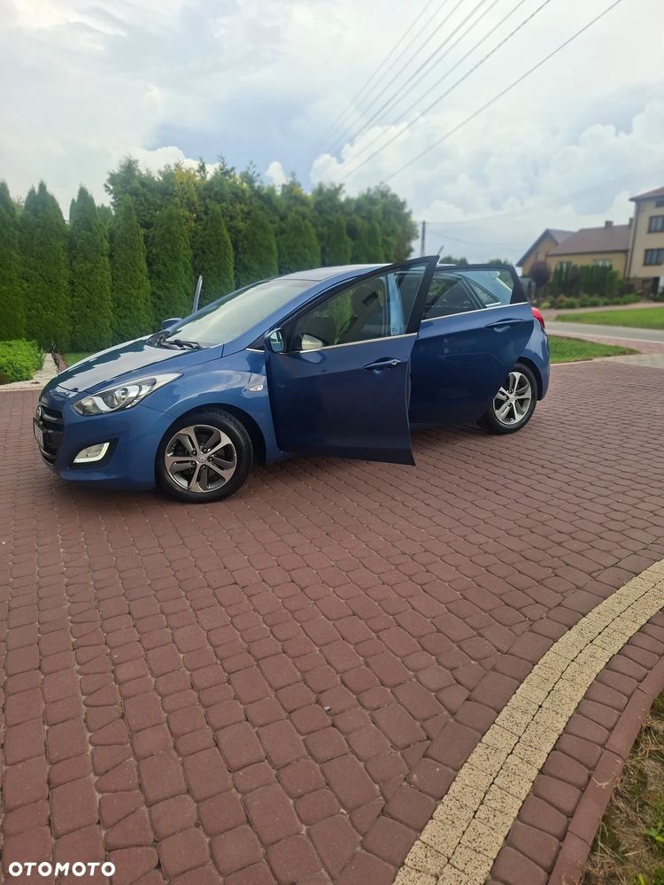 Hyundai i30 blue 1.4 Passion - 5