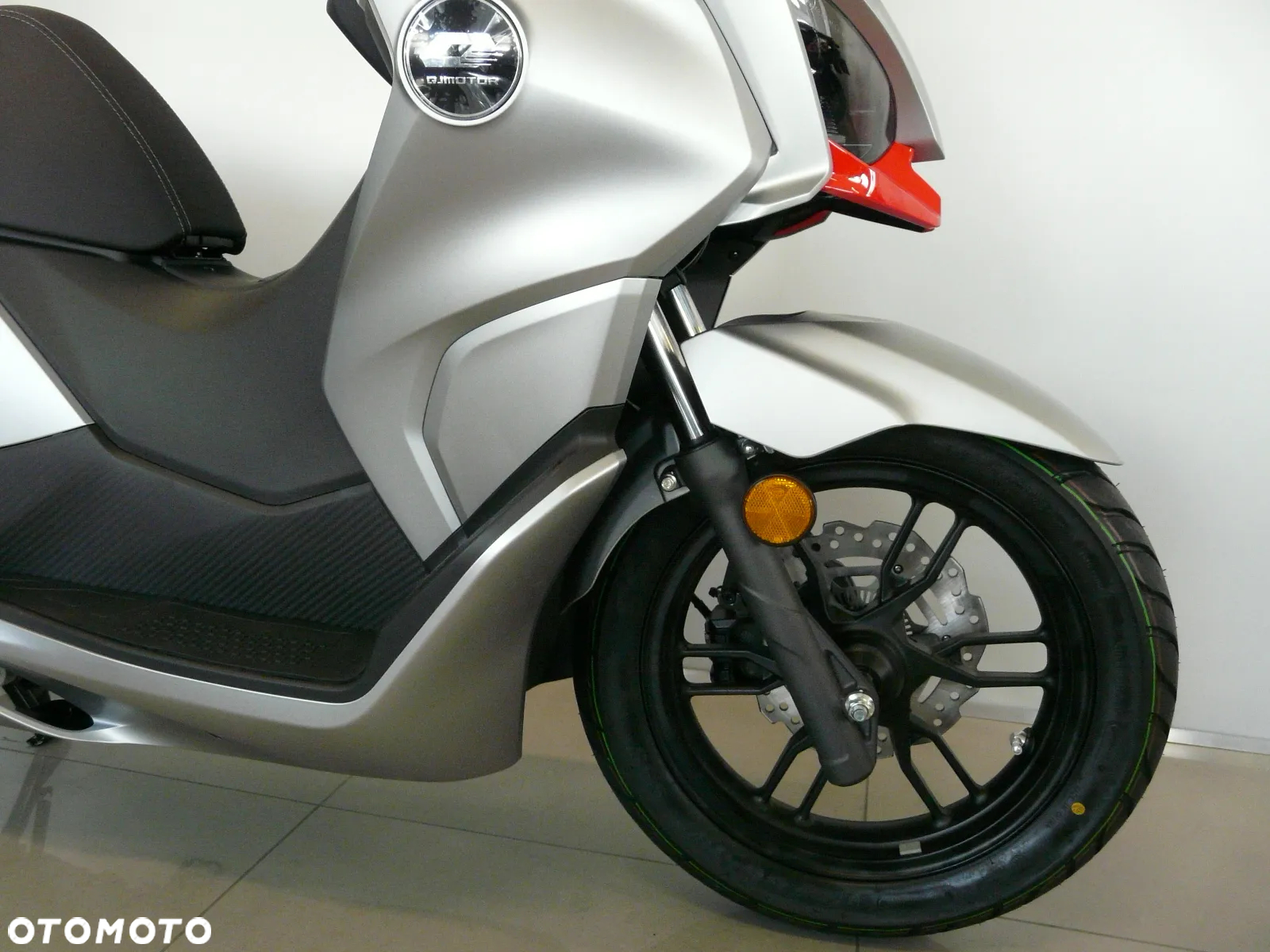 QJMOTOR MTX 125 - 7