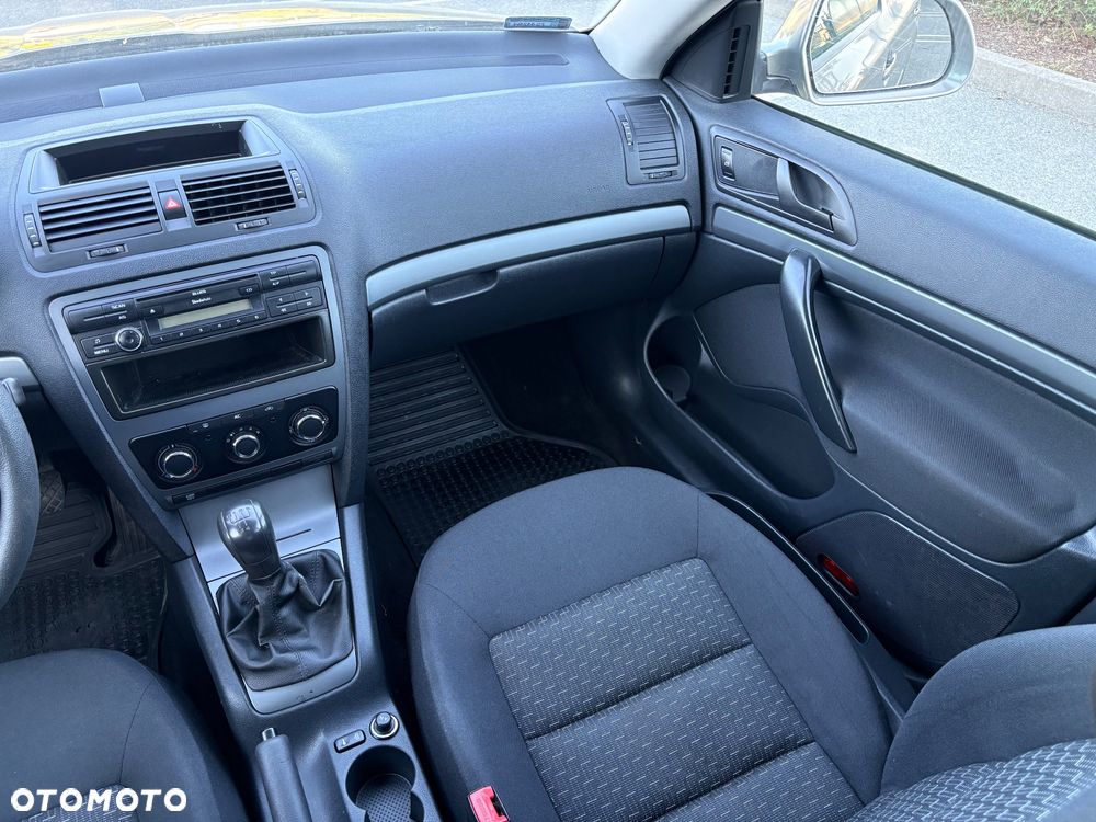 Skoda Octavia 1.6 Ambiente EU5 - 22