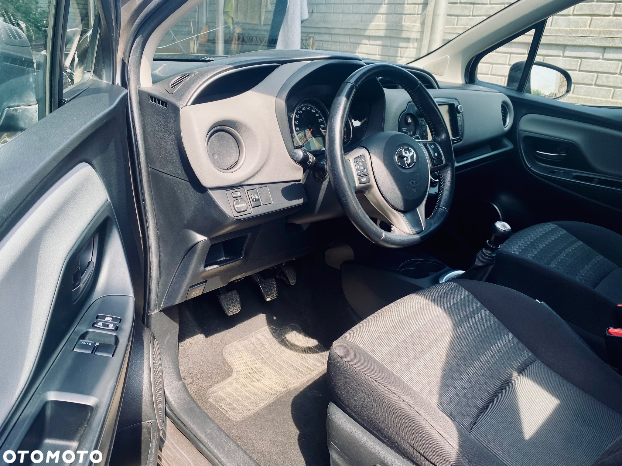 Toyota Yaris 1.33 Dynamic - 9