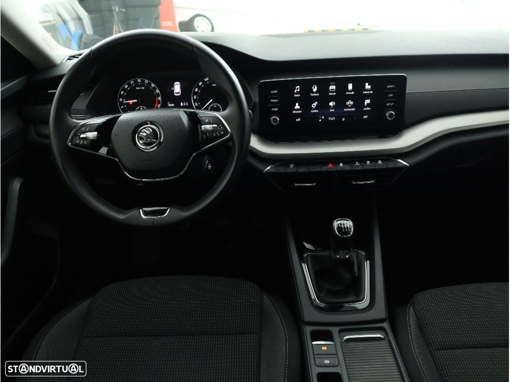 Skoda Octavia 2.0 TDI Ambition — fotografia 19