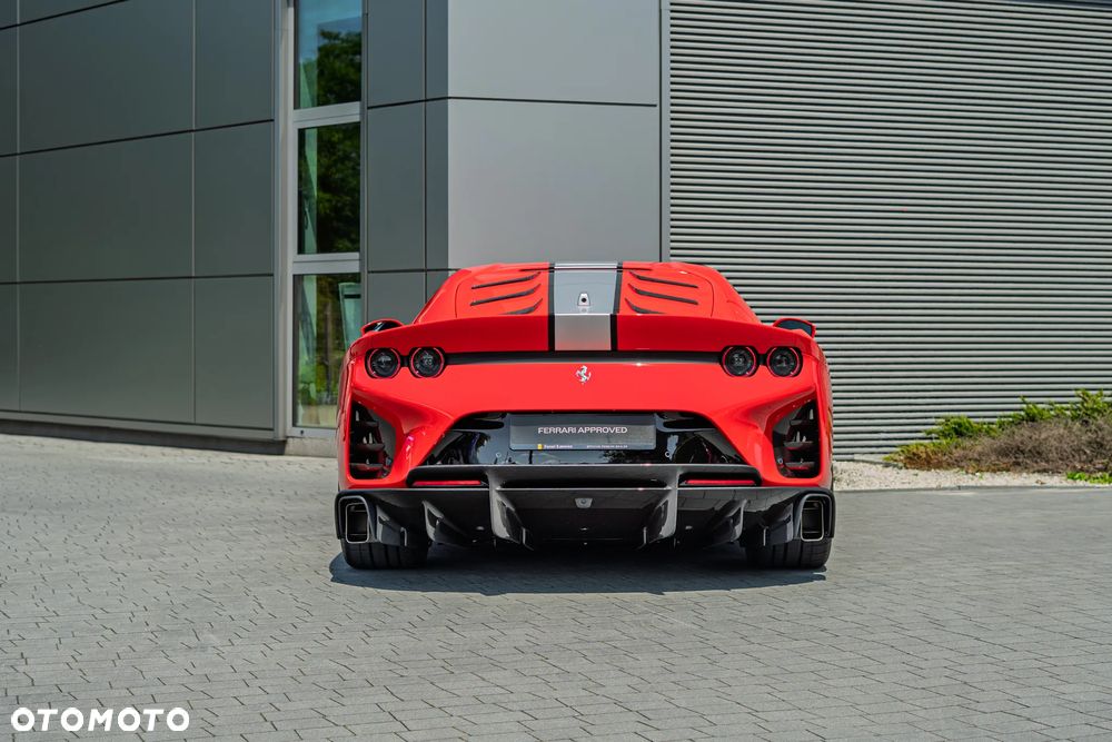 Ferrari 812 Superfast - 5