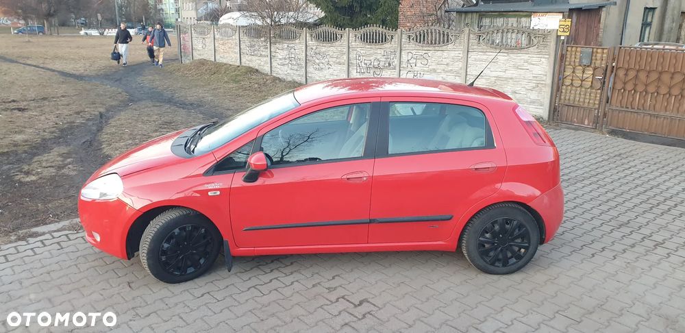 Fiat Grande Punto Actual 1.4 8V Estiva Blue&Me - 1