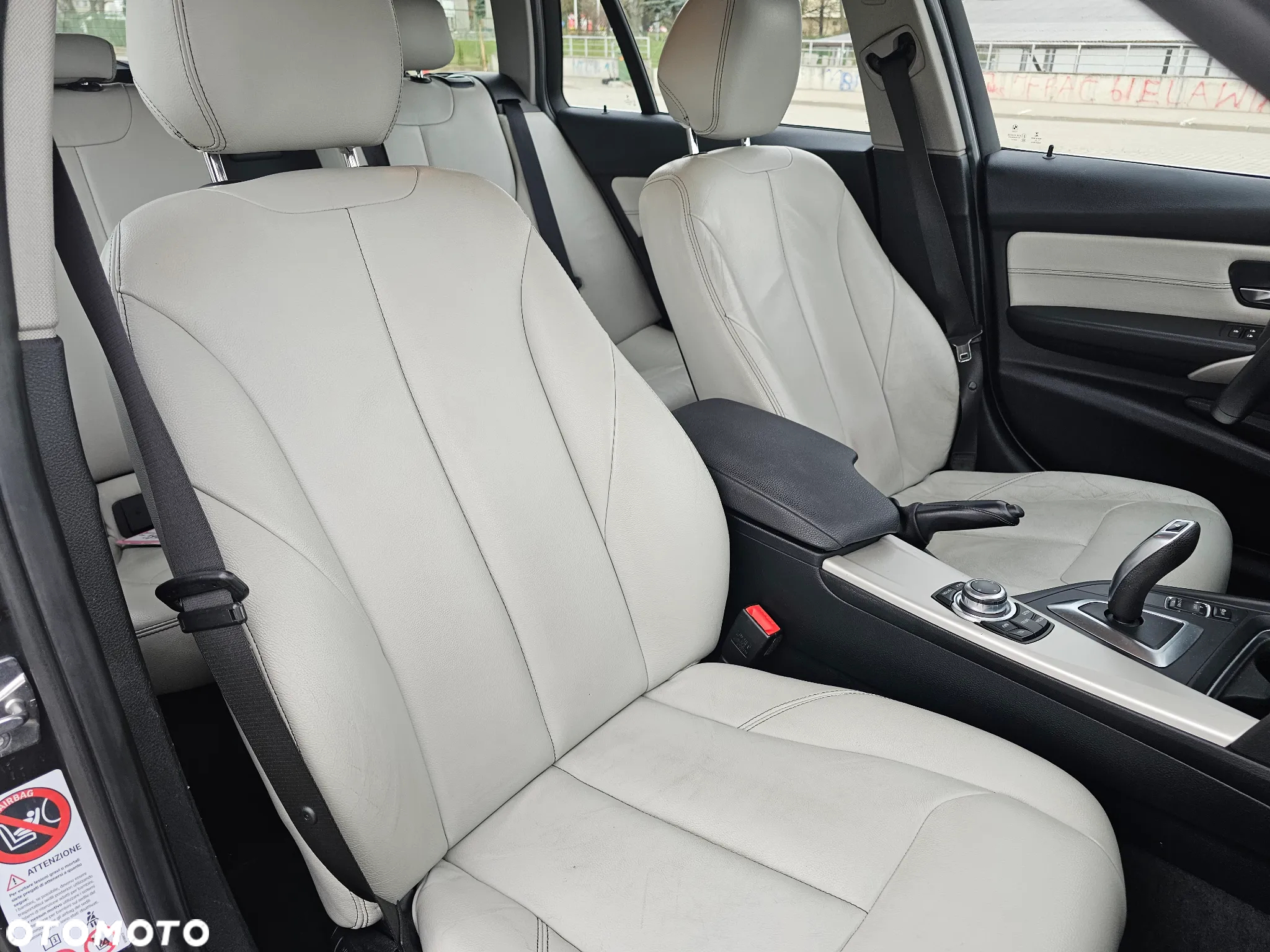 BMW Seria 3 318d Touring Luxury Line - 6