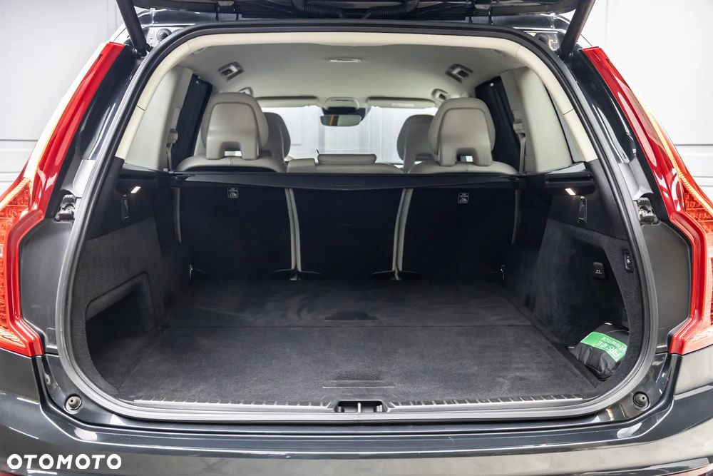 Volvo XC 90 B5 D AWD Inscription - 38