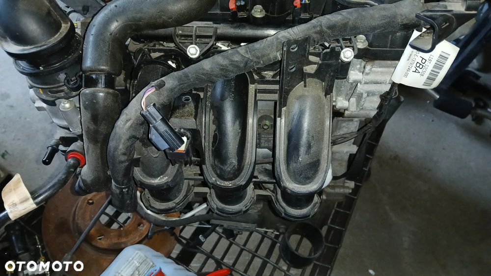 kolektor ssący 1.1 12v  Ford Fiesta MK8 - 2