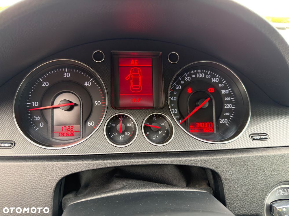 Volkswagen Passat 2.0 TDI DPF Sportline - 11