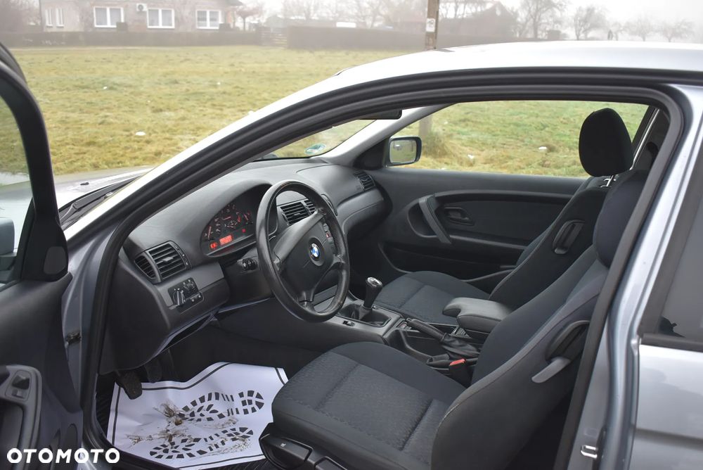 BMW Seria 3 318ti - 17