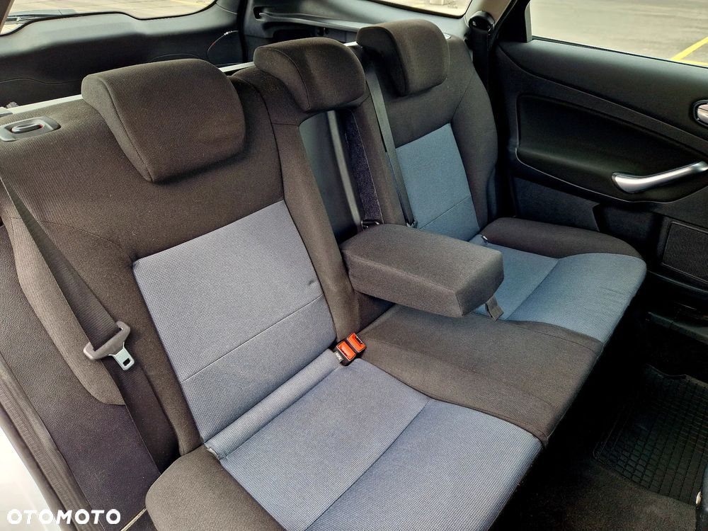Ford Mondeo 1.8 TDCi Ambiente - 17