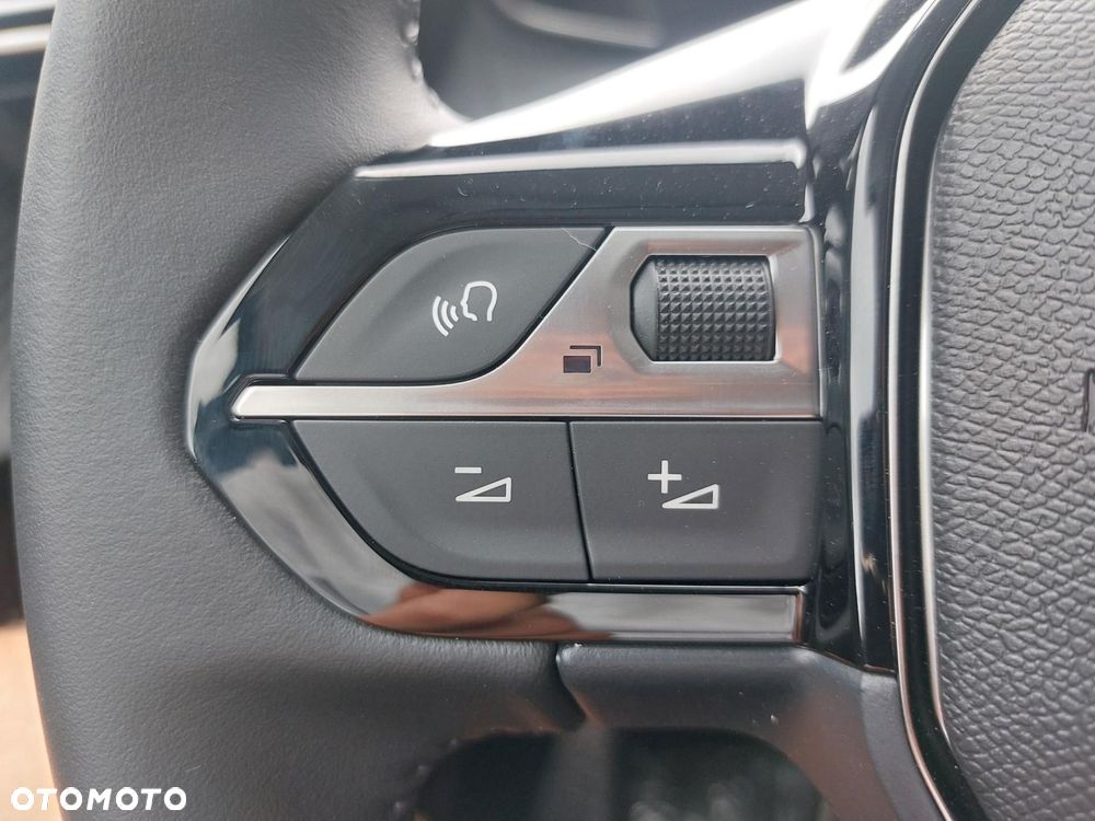 Peugeot 208 - 15