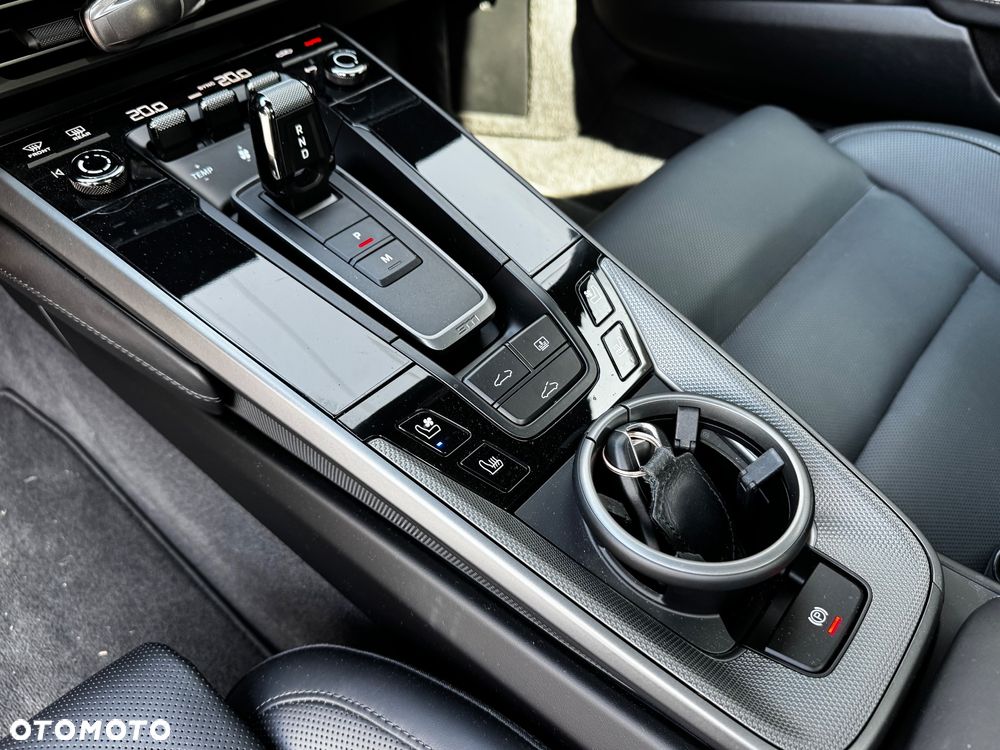 Porsche 911 Carrera 4S - 37
