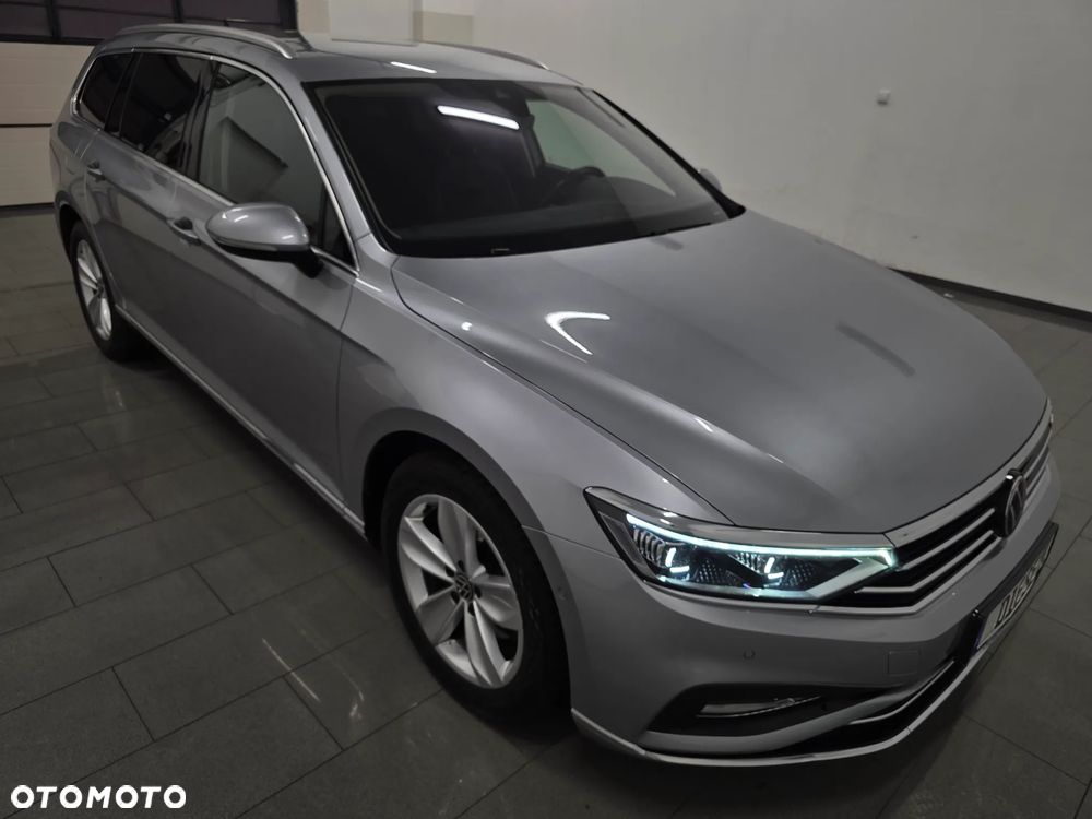 Volkswagen Passat - 32