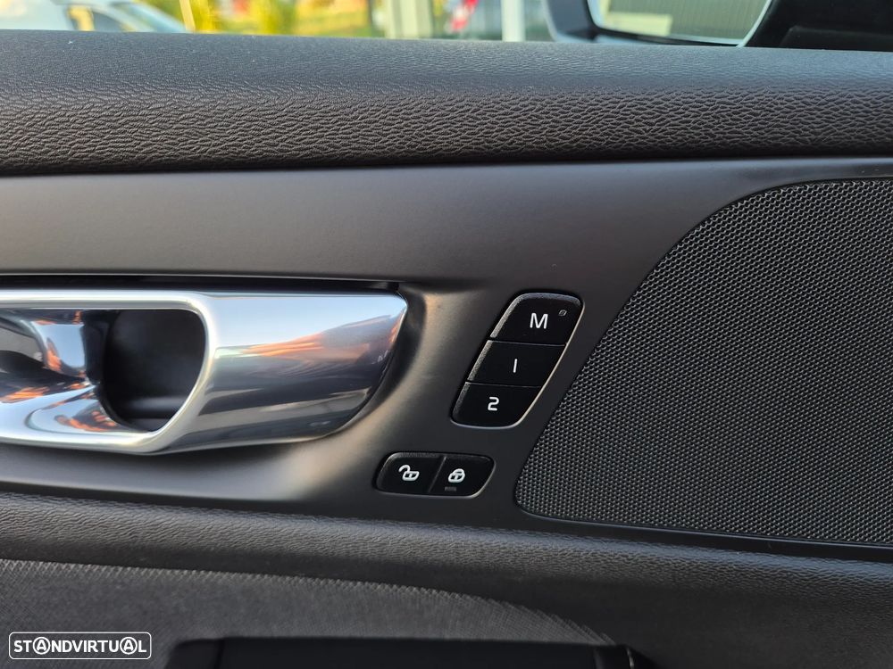 Volvo V60 2.0 T6 AWD TE R-Design - 19