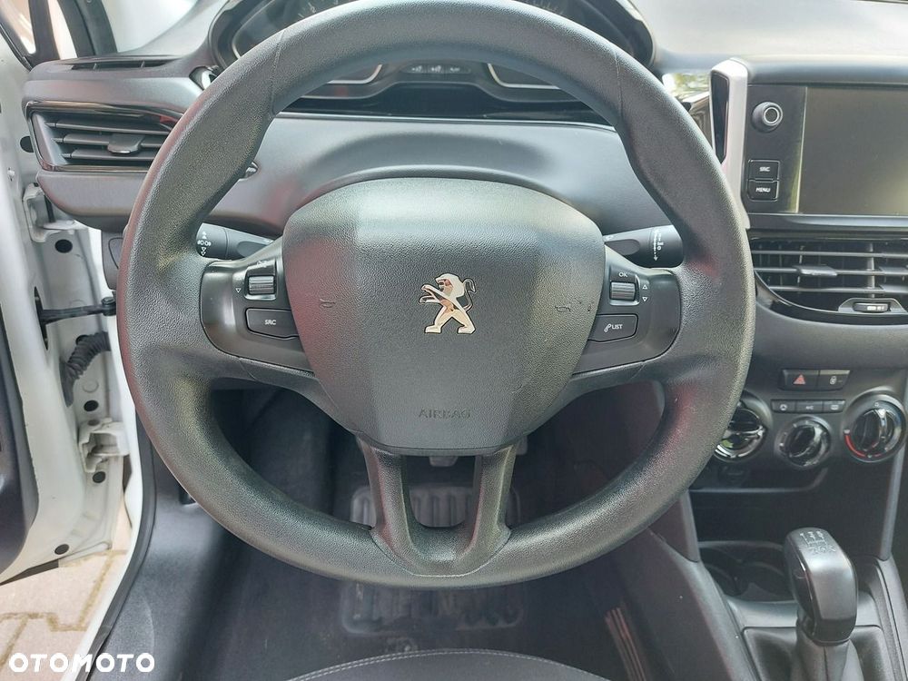 Peugeot 208 - 28