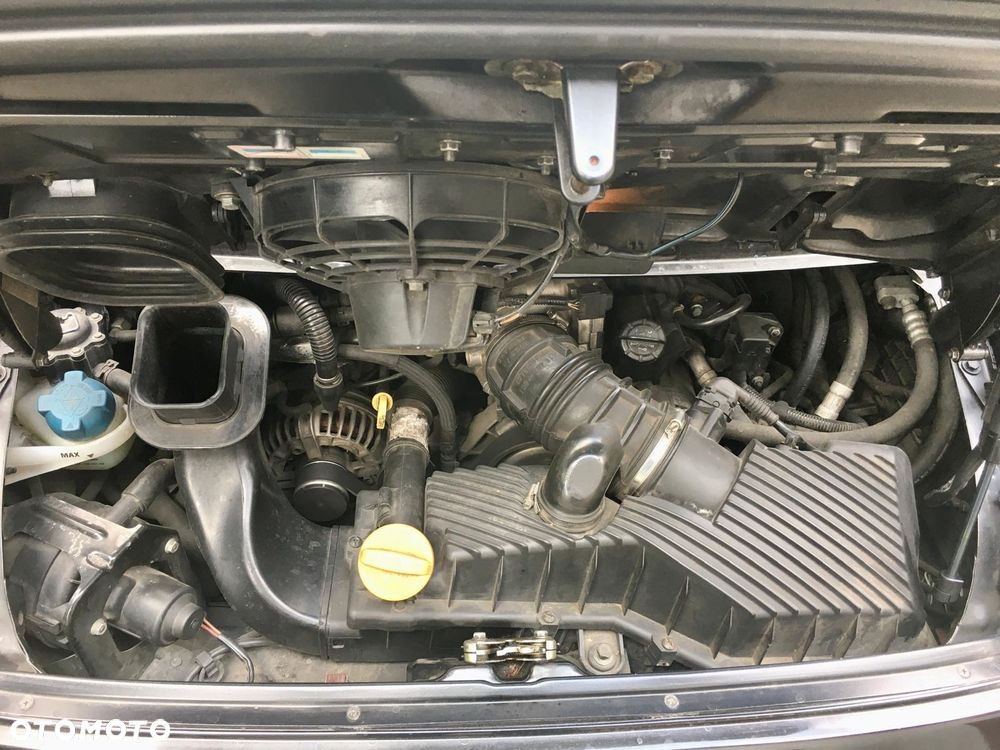 Porsche 911 Carrera - 10