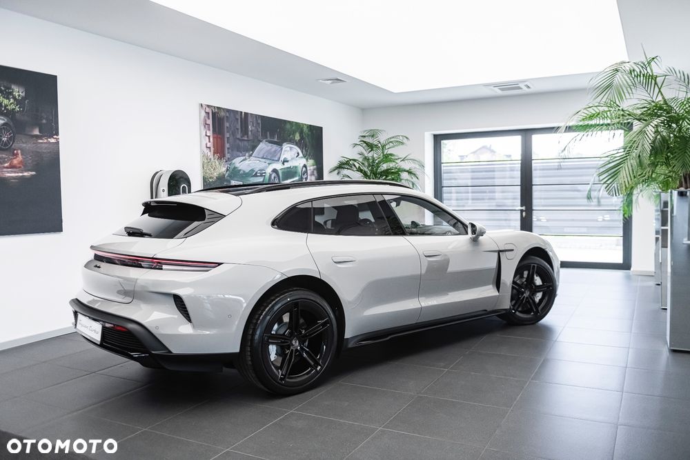 Porsche Taycan - 10