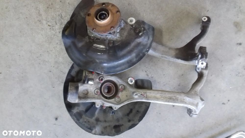 zwrotnica piasta lewa prawa przód A6 C6 2.0 2.4 3.2 2.7 3.0 - 1