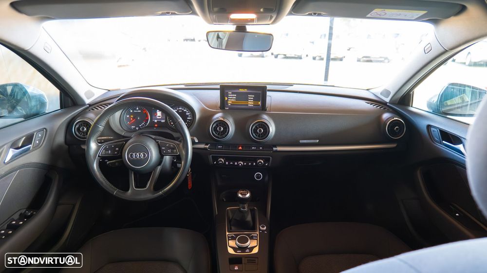 Audi A3 Sportback 1.6 TDI Design - 23