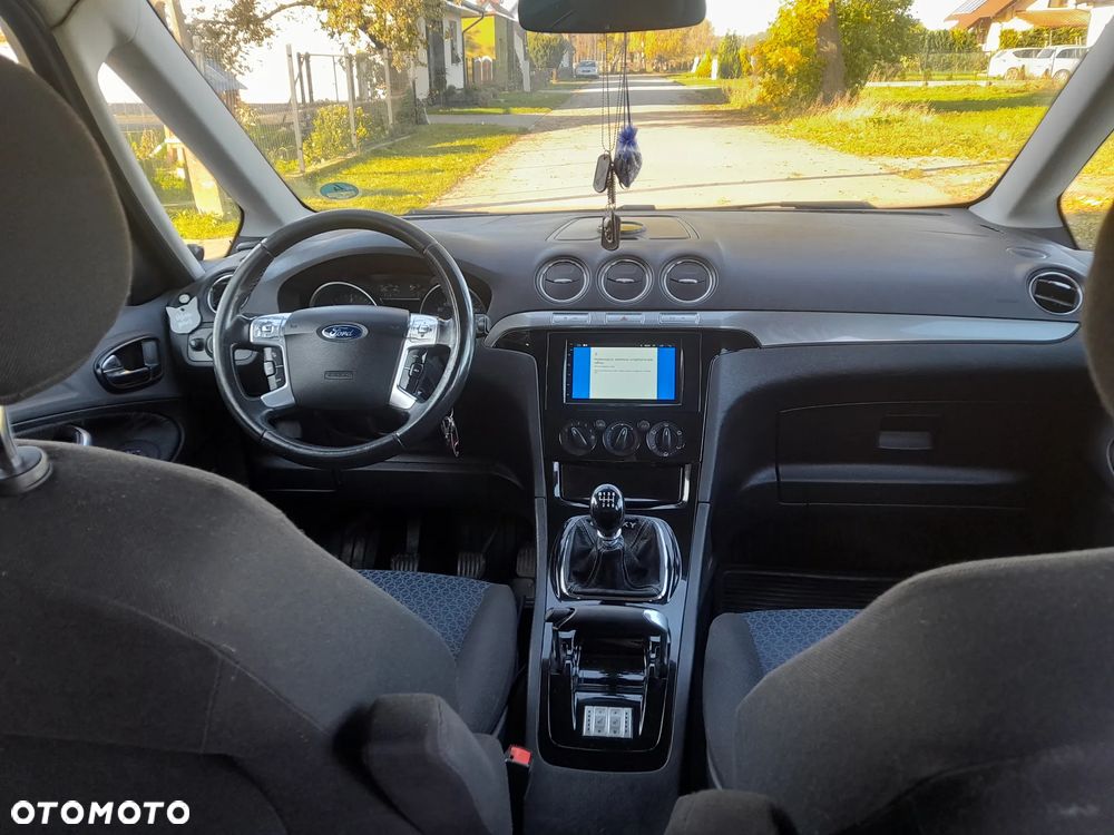 Ford Galaxy - 10