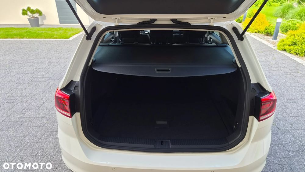 Volkswagen Passat Variant 2.0 TDI BMT Highline DSG - 29